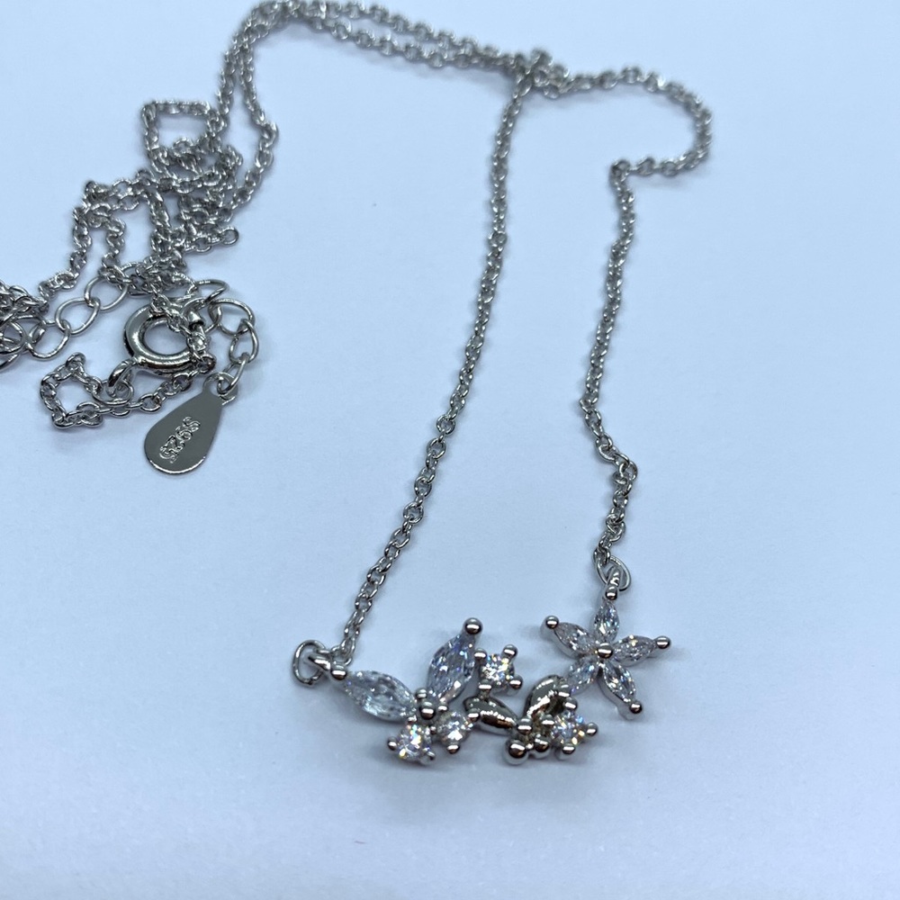 🌟 Sterling Silver 925 Butterfly 🦋 Necklace - Picture 4 of 4